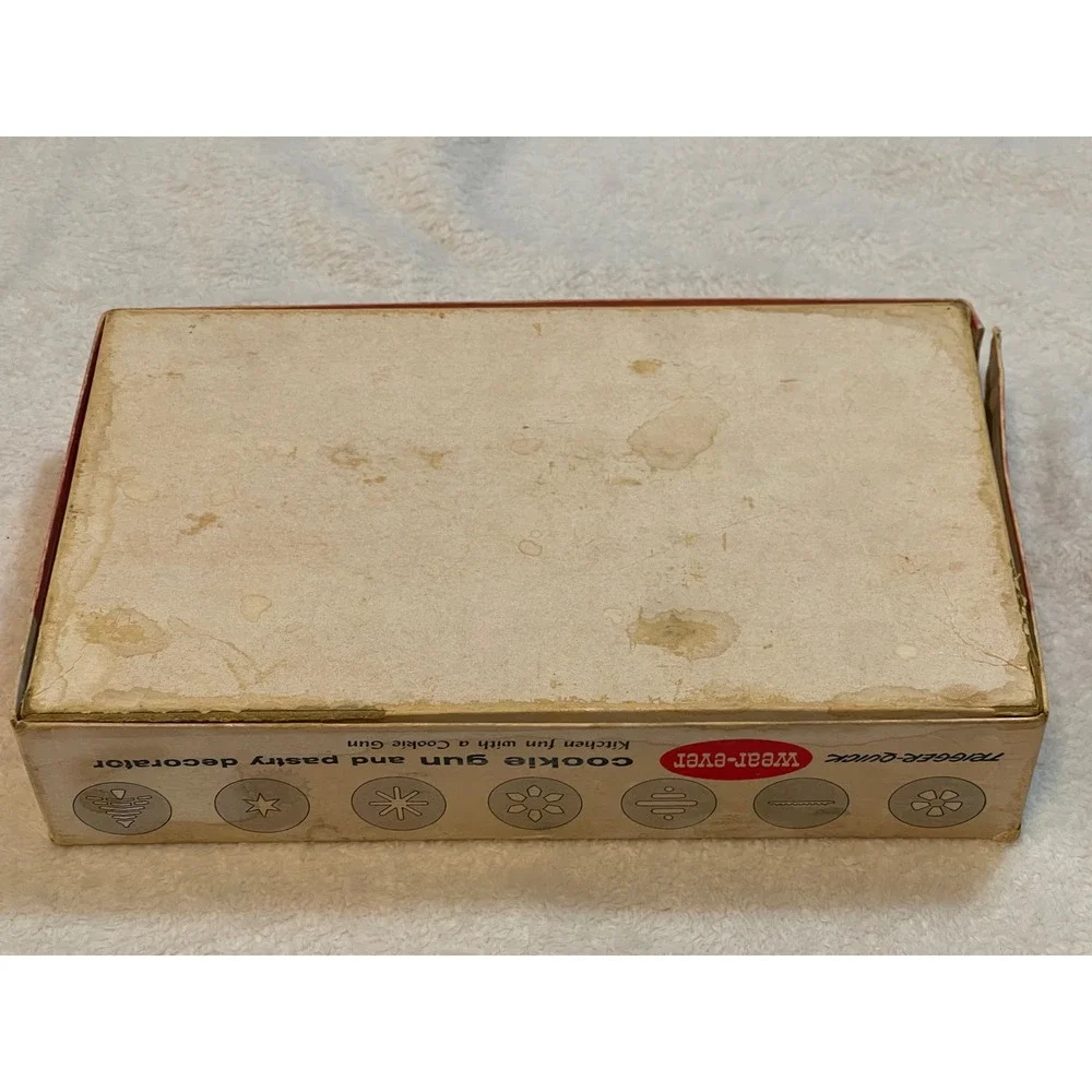Vintage Wear-Ever Trigger-Quick Cookie Gun and Pastry Decorator Aluminum Set